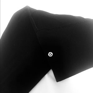 LULU LEMON CROPPED LEGGINGS